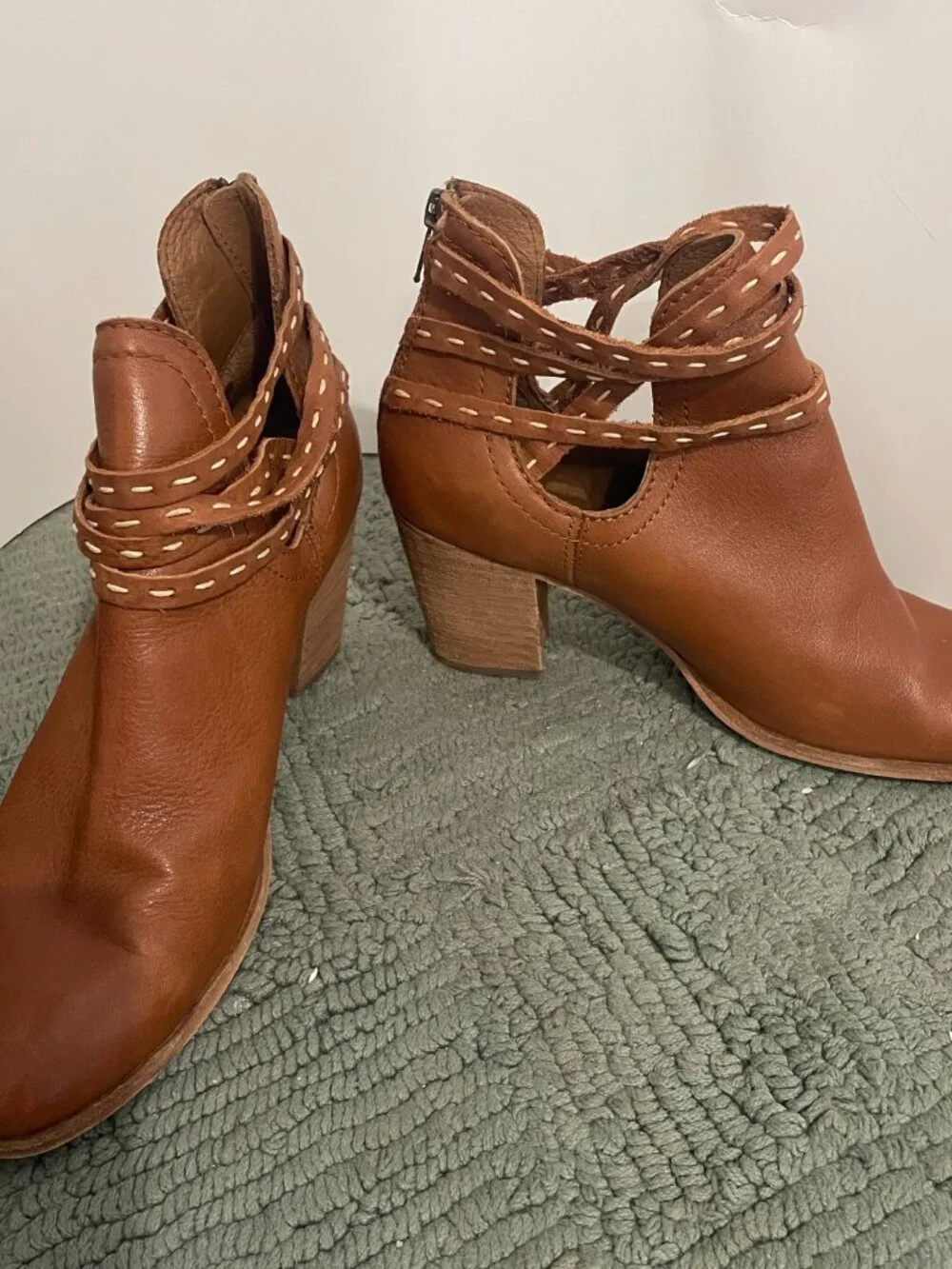 Frye Naomi Pickstitch Leather Booties Size 9.5